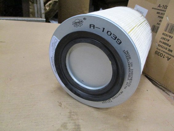 Фильтр воздушный Sakura a-1039 mitsubishi me017242 p500014 a1387 fa1039 дизельного двигателя