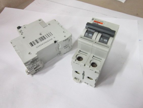 Выключатель автоматический 24336she c60n 2П 2P 10A C MERLIN GERIN Schneider Electric Франция