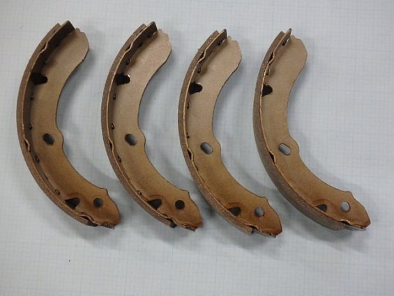 Колодки тормозные барабанные FN4434 JNBK 4шт комплект на два передних колеса