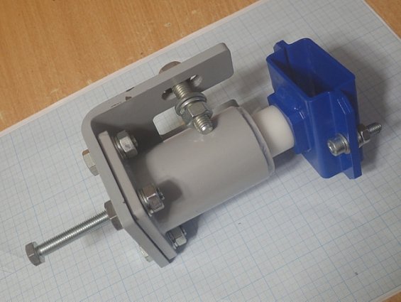 Держатель скребка ленточного конвейера