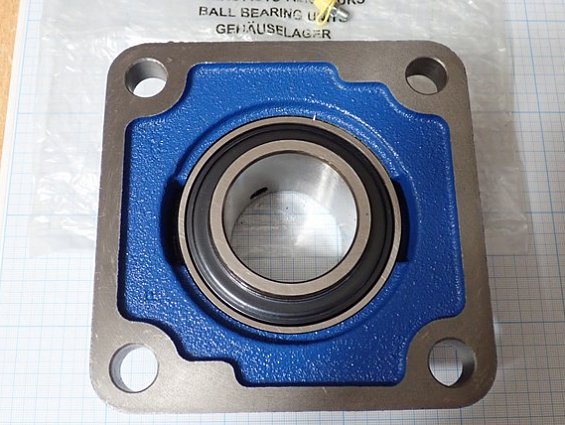 Подшипник SNR UCF.210 без оригинальной упаковки