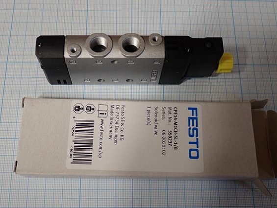 Пневмораспределитель FESTO CPE14-M1CH-5L-1/8 550237 3-8bar c катушкой соленоидом MSZG-B-3-