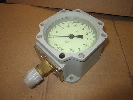 Манометр судовой МКУ 100кгс/см2 Кл.т.1,5 для измерения избыточного давления