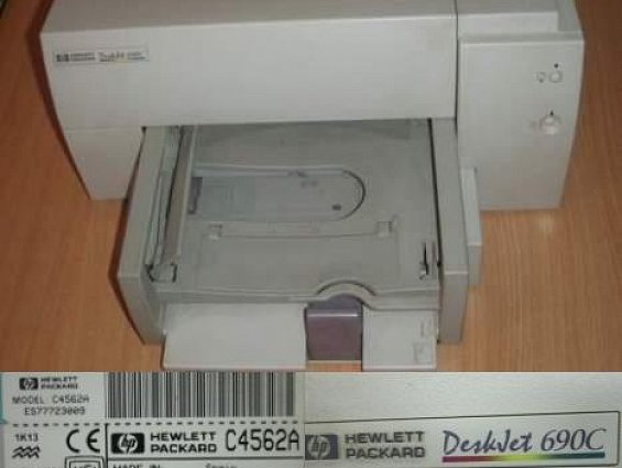 Принтер струйный цветной HP HEWLETT PACKARD DESKJET 690C C4562A Made in Spain бывший в употреблении