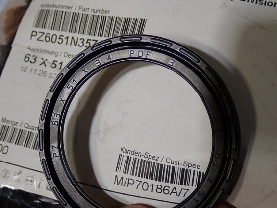 Уплотнение поршня Parker Pradifa 63х51х3.4 PZ6051N3571