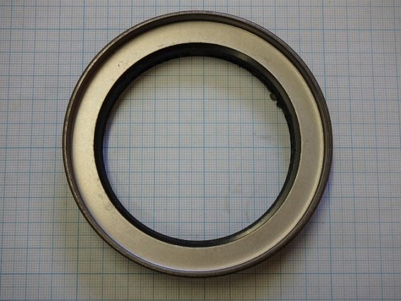 Сальник внутренний ступицы заднего колеса 8-94336-314-1 для автомобиля ISUZU ELF 1992г.в.