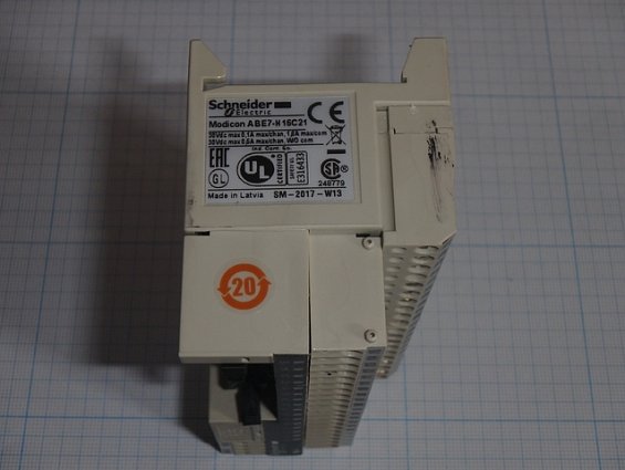 База Schneider abe7-h16c21 abe7h16c21 SHE TELEFAST БАЗА НА 16 ВХ/ВЫХ ИНДИКАЦИЯ СОСТОЯНИЯ КАНАЛА