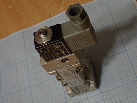 Клапан DDR ORSTA pneumatik B4 4-E TGL36389 Dn4mm FEM-5 220V 50Hz 10/8VA 100%ED 10bar
