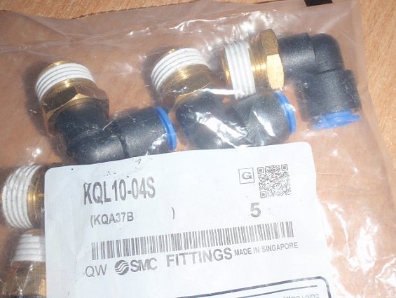 Соединение быстроразъемное угловое smc kQL10-04s r1/2"-10.0mm угловой штекер фитинг