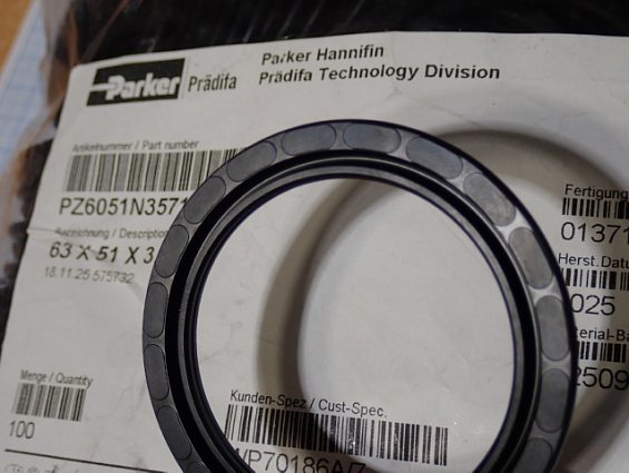 Уплотнение поршня Parker Pradifa 63х51х3.4 PZ6051N3571