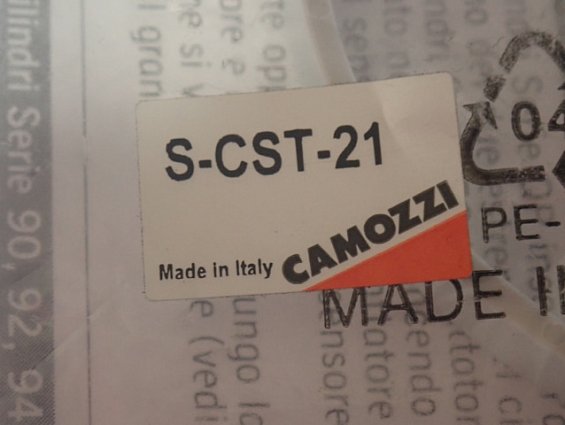 Хомут крепежный CAMOZZI S-CST-21 для монтажа датчиков серий CST и CSH