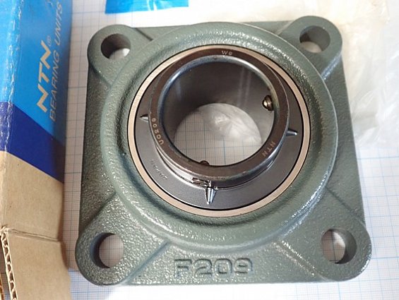 Подшипник NTN M-UCF209D1