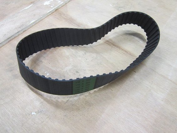 Ремень зубчатый 330h200 330-h-200 Goodyear