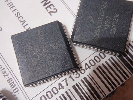 Микроконтроллер mc68hc11e1cfne2 om28z qqgf1336 Motorola Freescale Semiconductor