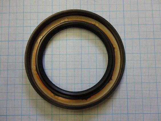 Сальник коробки передач 8-97257296-0 задний двигателя 4JB1 AH2658F NOK