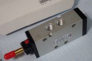 Распределитель CAMOZZI 454-015-22 Made in Italy