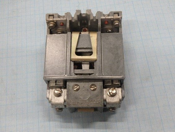 Реле ТРН-10 04 500V 0,5А 1987г.в. ТУ16-523.600-81 двухполюсное тепловое токовое