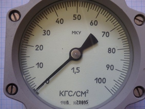 Манометр судовой МКУ 100кгс/см2 Кл.т.1,5 для измерения избыточного давления