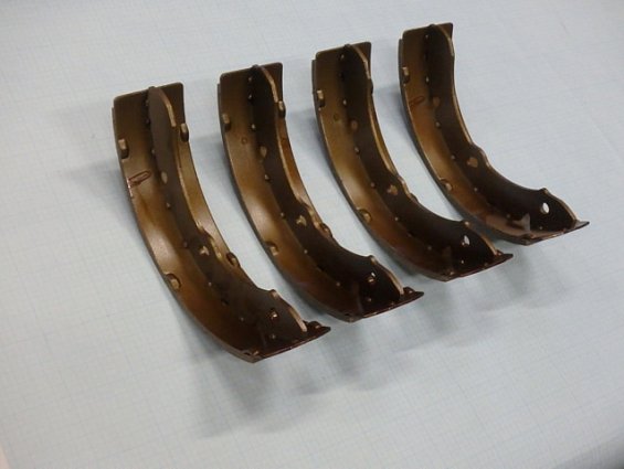 Колодки тормозные барабанные FN4434 JNBK 4шт комплект на два передних колеса