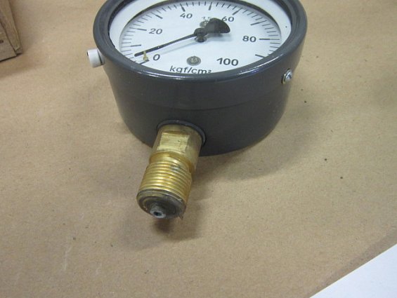 Манометр МП3-У 0-100kgf/cm2 кл.т.1.5 диаметр корпуса Ф100мм IP40 М20х1.5 РШ У2