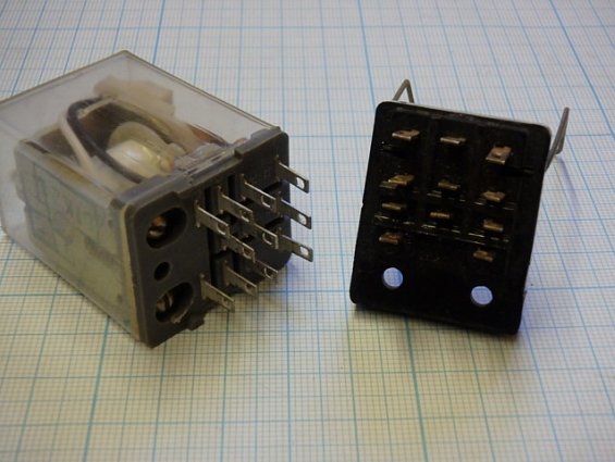 Реле промежуточное РП21-003УХЛ4БМ РП21М-УХЛ4 220V 50Hz с розеткой