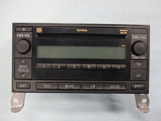 Магнитола автомобильная TOYOTA 86120-60D20 12V FUJITSU TEN