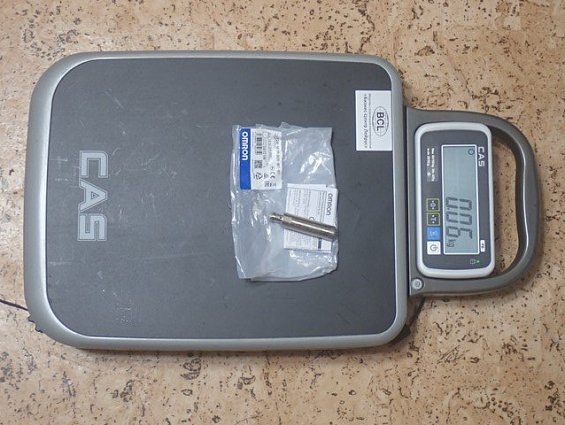 Индуктивный датчик Omron E2A-M18LS08-M1-B1 без крепежных гаек M18