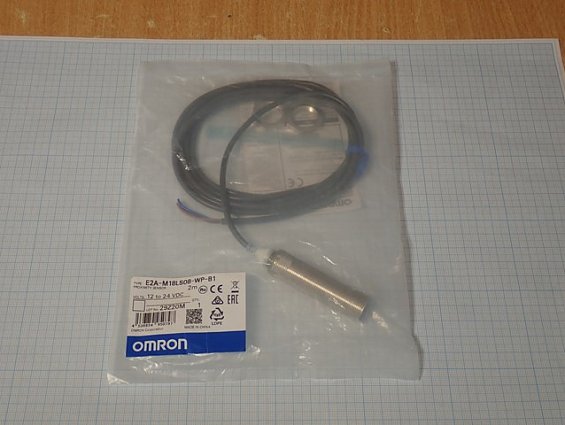 Индуктивный датчик Omron E2A-M18LS08-WP-B1 2m 12-24VDC PROXIMITY SENSOR