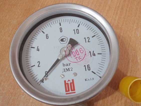 Манометр ДМ2 0-16bar номинальный диаметр корпуса Ф100мм