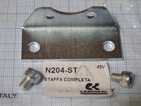 Монтажный кронштейн CAMOZZI N204-ST STAFFA COMPLETA