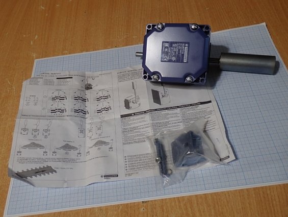 Концевой выключатель Telemecanique XCRT115 Made in indonesia
