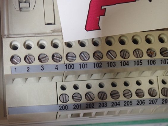 Клеммный блок Schneider Electric ABE7-CPA03 Modicon BASE 8 ANALOG CHANEL Made in Latvia