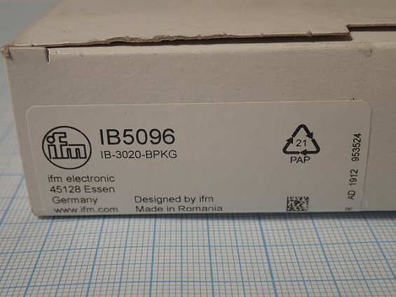 Индуктивный датчик IFM IB5096 IB-3020-BPKG 20mm 10...36VDC 250mA вес-0.26кг габаритный размер 160х13