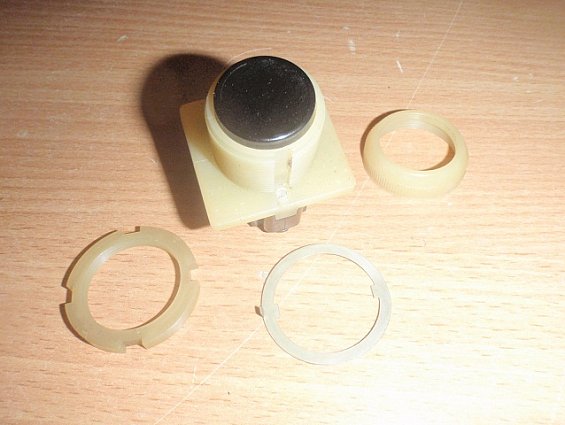 Кнопка КЕ-011У3 1НО ЧЕРНАЯ исполнение 4 IP40 ~660V -440V 10A один замыкающий контакт