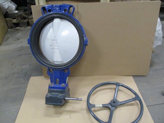 Затвор поворотный amri-ksb DN300 РN10 h122h 3t6k3gxf-10b GGG40 epdm с редуктором Rh1081 mr50 amri-ks