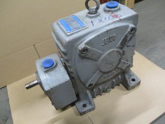 Редуктор червячный WORM REDUCER C-100 C100 model: jk-hw ratio 100:1 JEICO JEIL