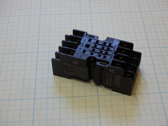 Панель разъем hc4-SFD-K ap3847k для реле промежуточного 7А 250V AC SOCKET SCRW W/CLIP DIN HC4