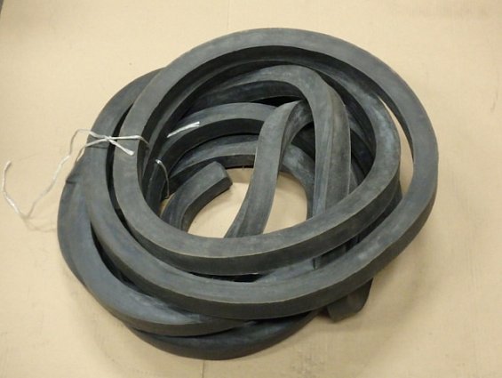 Шнур резиновый квадратного сечения 33х33мм непрерывная длина шнура 10000-10500мм