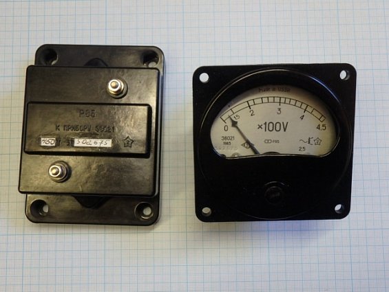 Вольтметр Э8021+Р85 шкала 0-450V Класс точности 2.5 ТУ25-04-1307-75 1983г.в