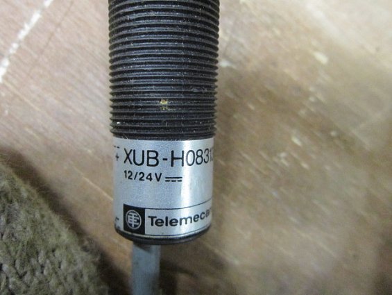 Датчик фотоэлектрический xub-h083135 xu5p18pp340 12-24V photoelectric sensor