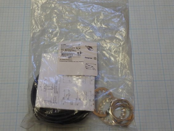Выключатель бесконтактный индуктивный XS1N30PA349L1 Ue=12...24VDC