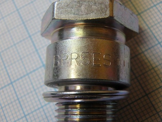 Свеча зажигания BPR5ES 7422 NGK ЯПОНИЯ