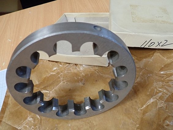 Плашка M110х2mm 6g Ф160х21mm