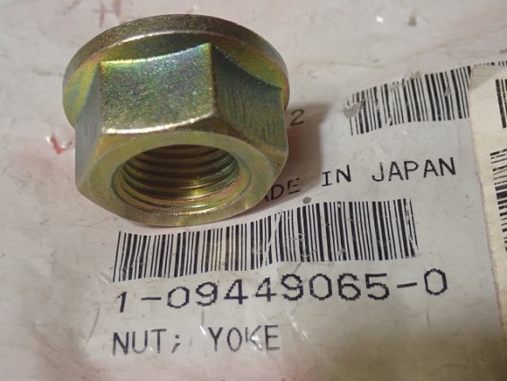 Гайка ISUZU 1-09449065-0 MADE IN JAPAN