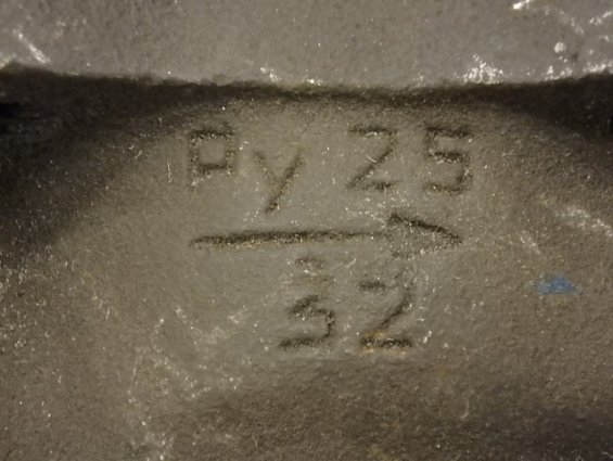 Клапан обратный 16кч9п Ду32 Ру25 чугунный подъемный фланцевый