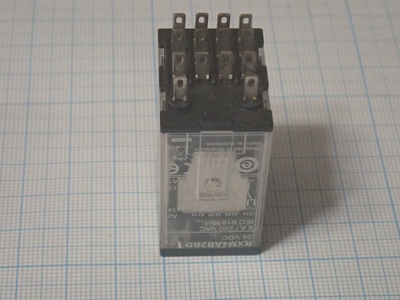 Реле Schneider Elecric RXM4AB2BD 24VDC 6A/250VAC IEC61810-1