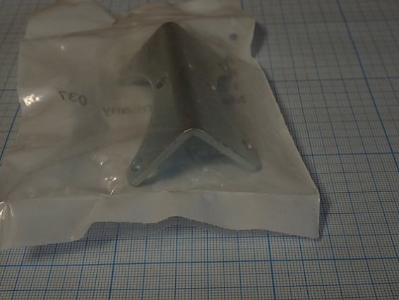 Крепежный уголок AVENTICS R412004872