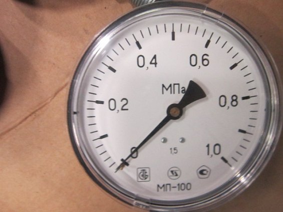 Манометр МП-100 0-1.0МПа класс точности 1.5 металл и пластиковое стекло диаметр Ф100мм