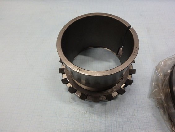 Подшипник SKF 22224ek+h3124 SKF радиальный роликовый двухрядный конусный с втулкой шайбой