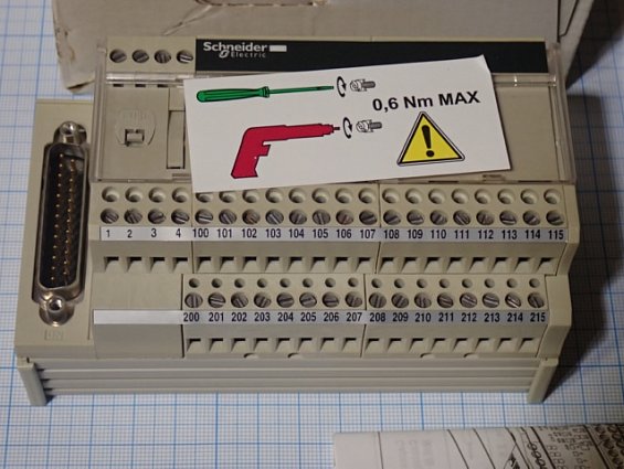 Клеммный блок Schneider Electric ABE7-CPA03 Modicon BASE 8 ANALOG CHANEL Made in Latvia